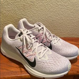 Women’s Nike shoes